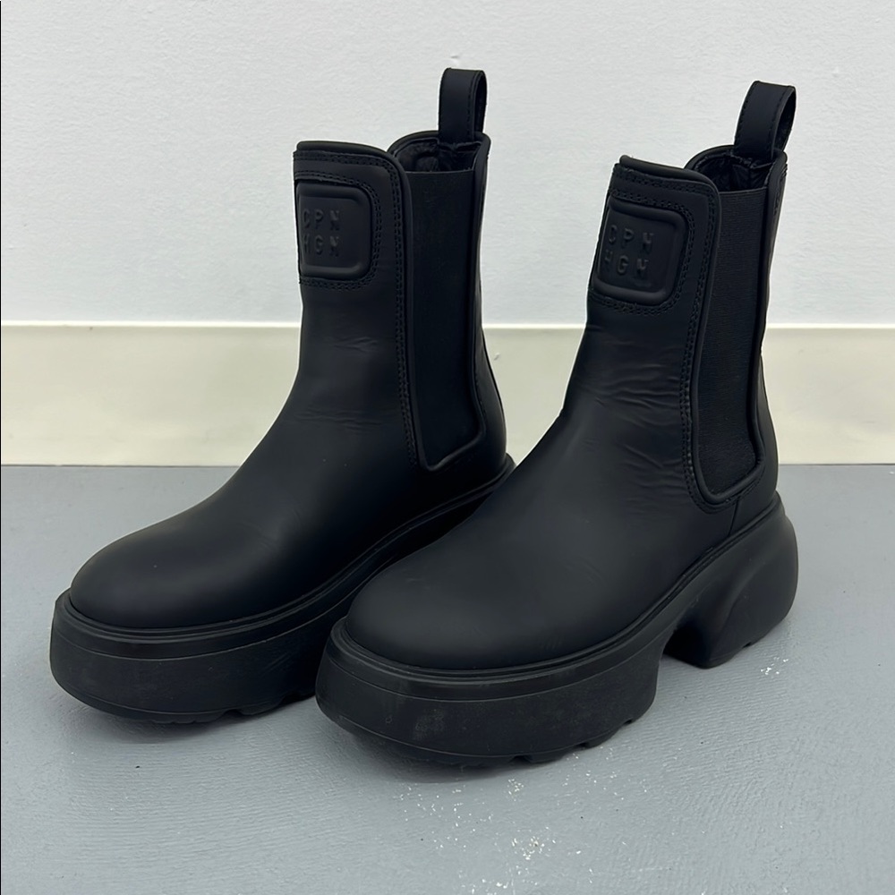 Black Chelsea Ankle Boots with Chunky Soles